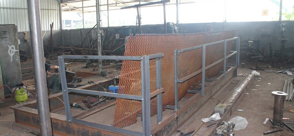 Eriction Fabrication Pondasi Stacking Shelter